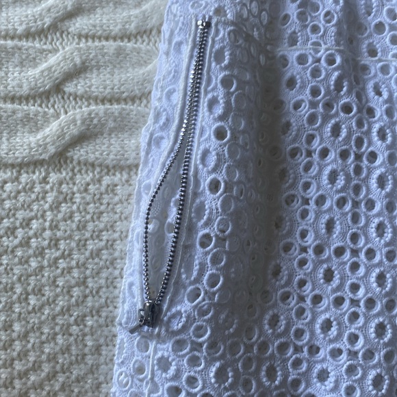 Vest - Picture 3 of 5